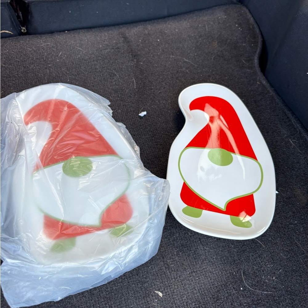 Santa GnomeCeramic Plates